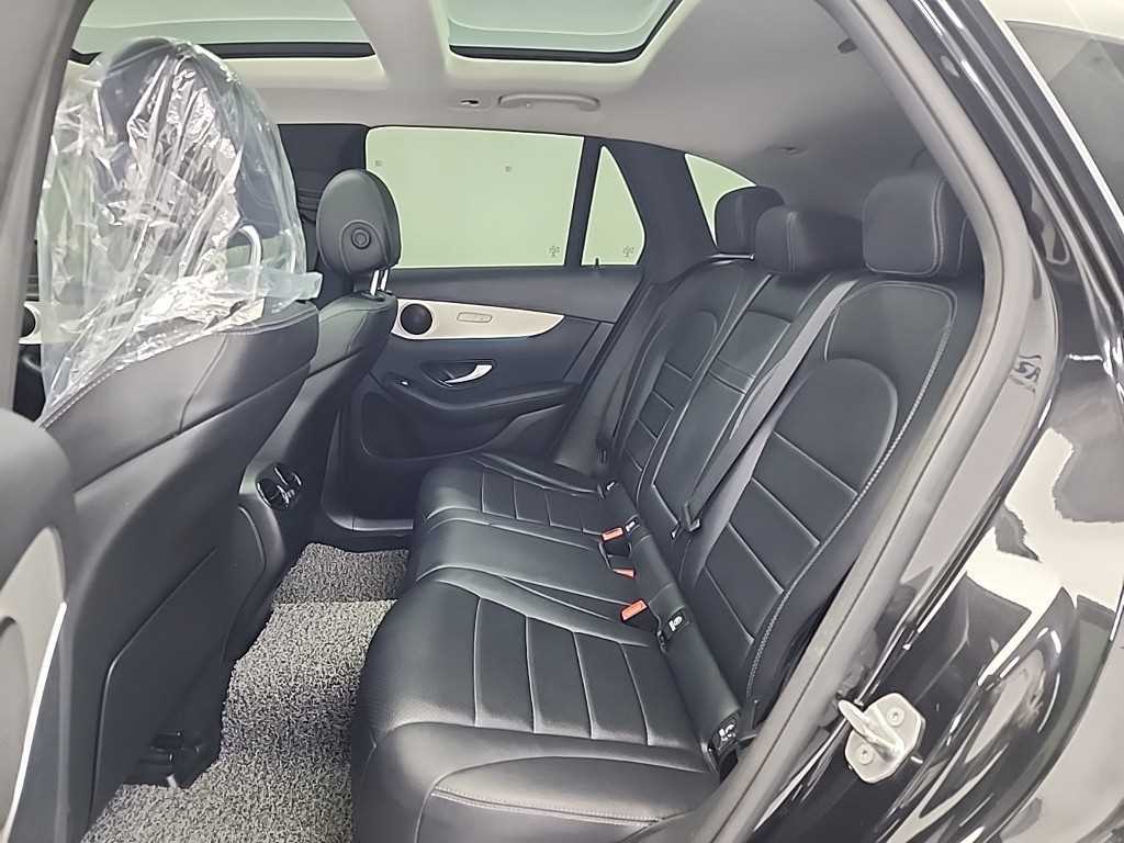 Mercedes Benz GLC Class - Vista 12