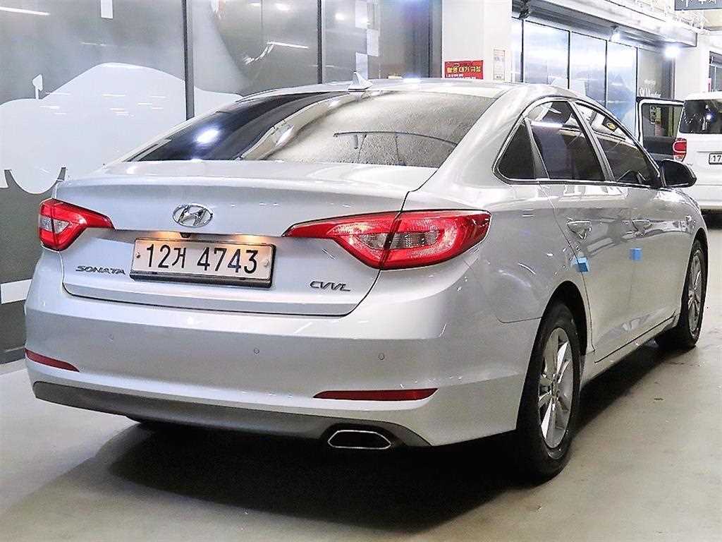 HYUNDAI Sonata - Vista 4
