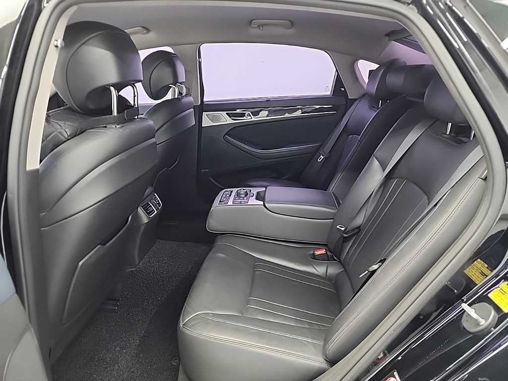 Genesis G80 - Vista 12
