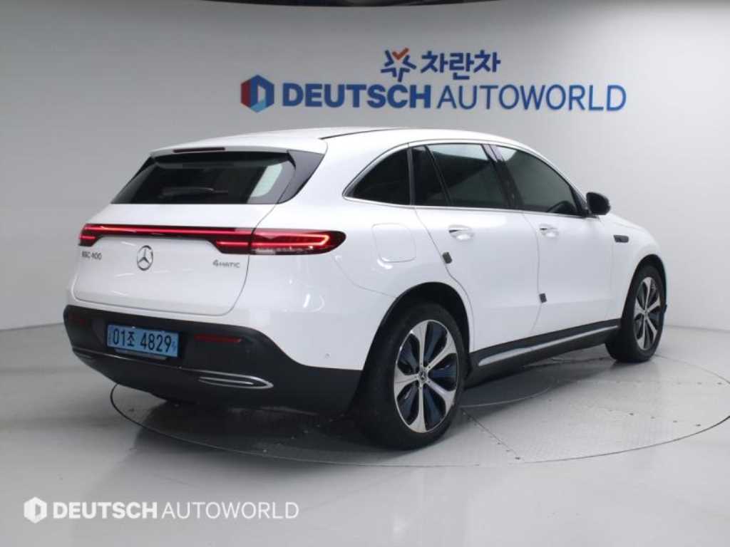 Mercedes Benz EQC - Vista 2