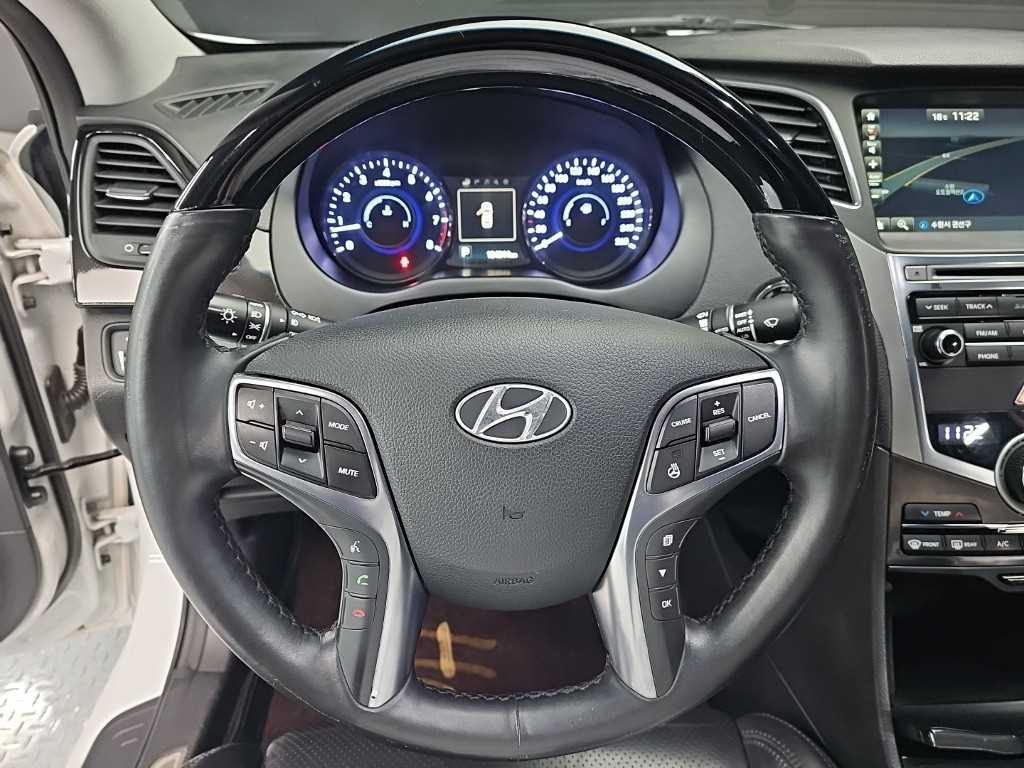 HYUNDAI Grandeur - Vista 9