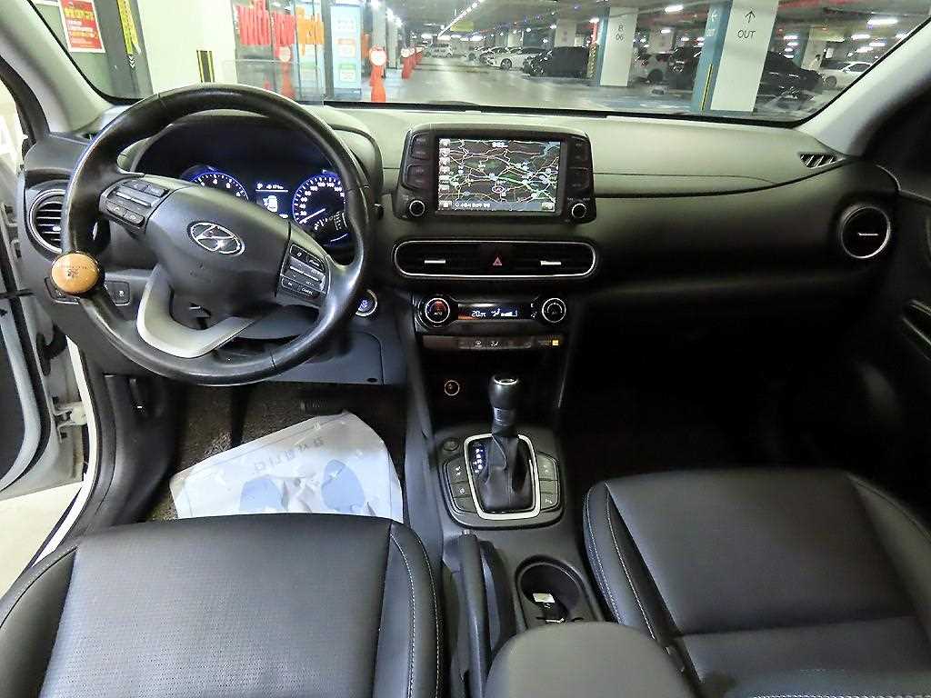 HYUNDAI Kona - Vista 10