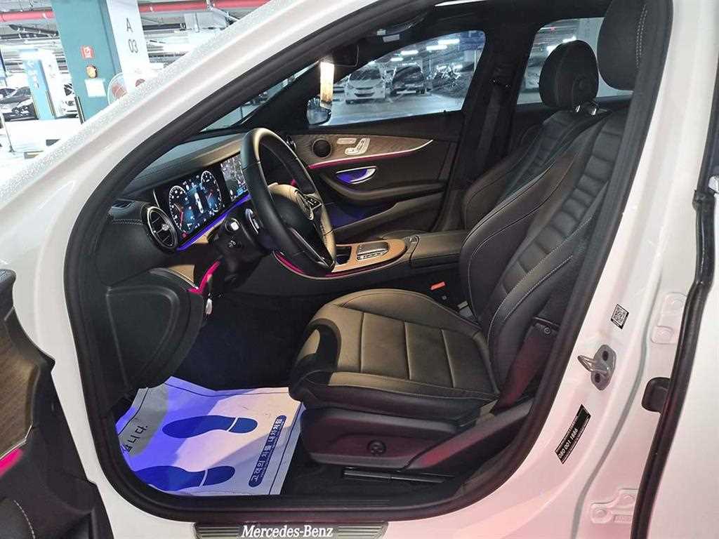 Mercedes Benz E class - Vista 6
