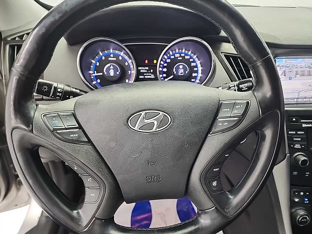 HYUNDAI Sonata - Vista 9