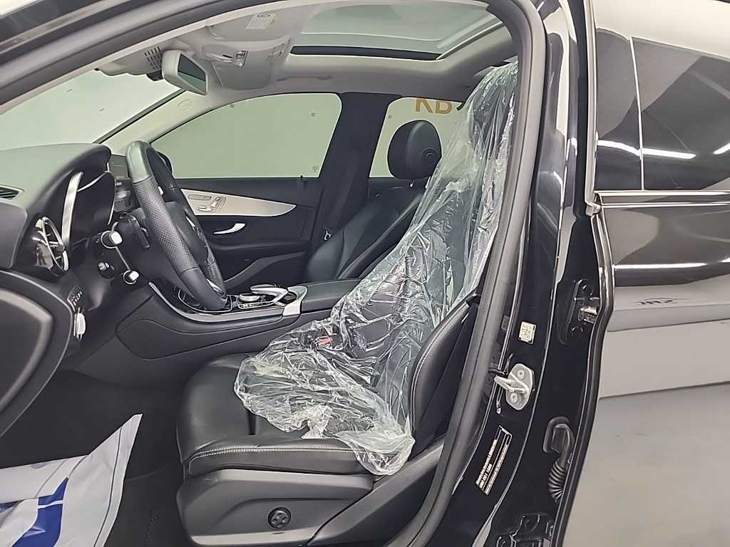 Mercedes Benz GLC Class - Vista 11