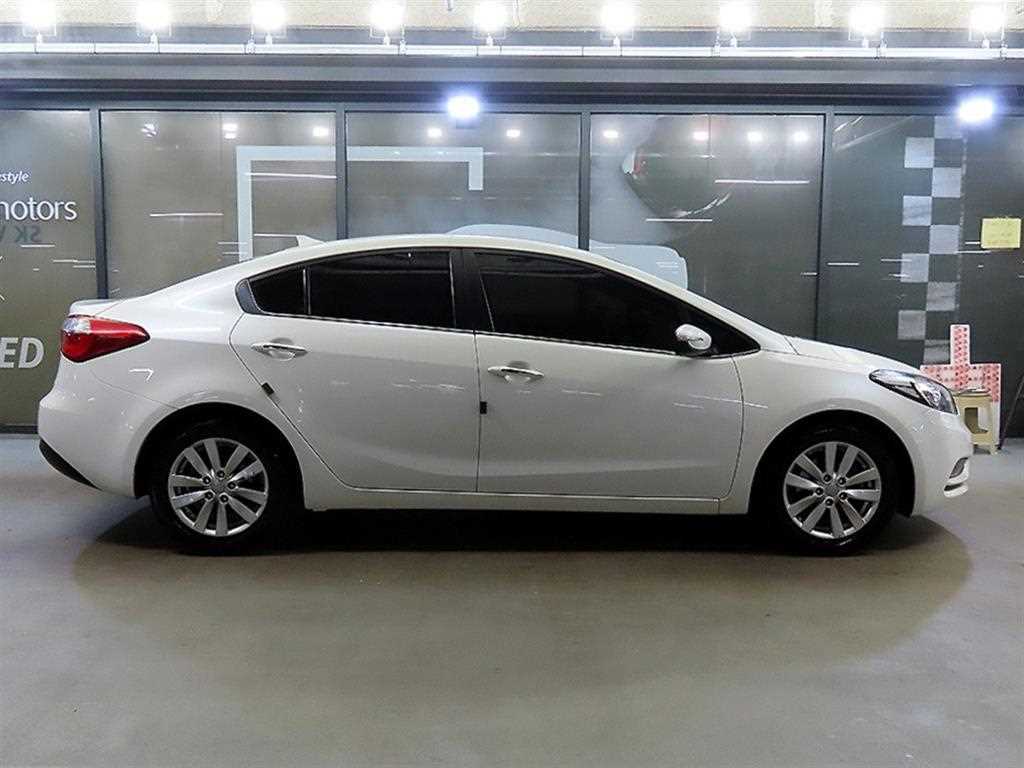KIA K3 - Vista 3