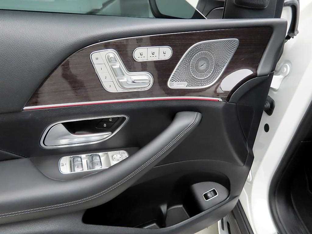 Mercedes Benz GLE Class - Vista 12