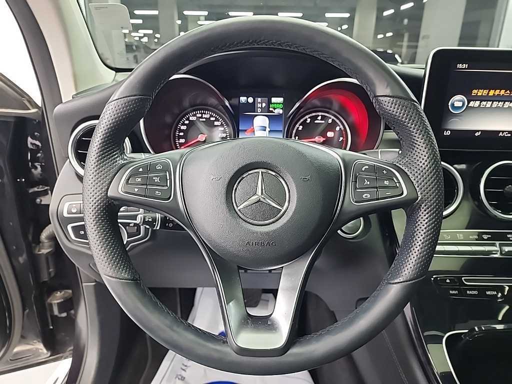 Mercedes Benz GLC Class - Vista 9
