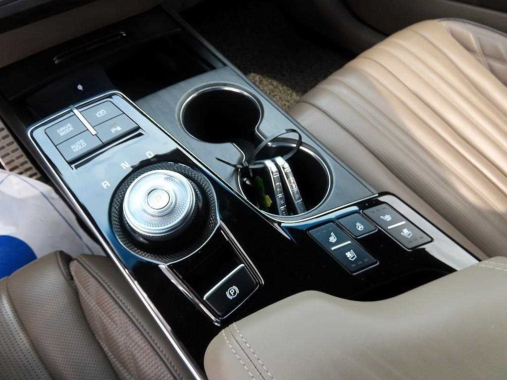 KIA K8 - Vista 11