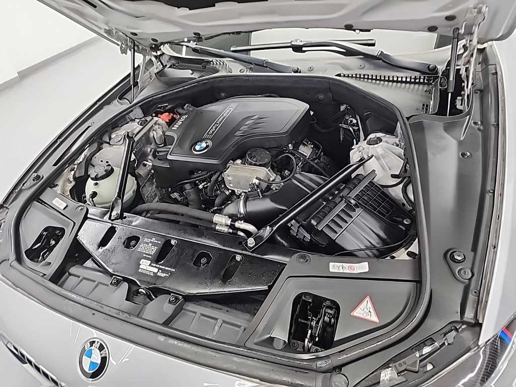 BMW 5 Series - Vista 5