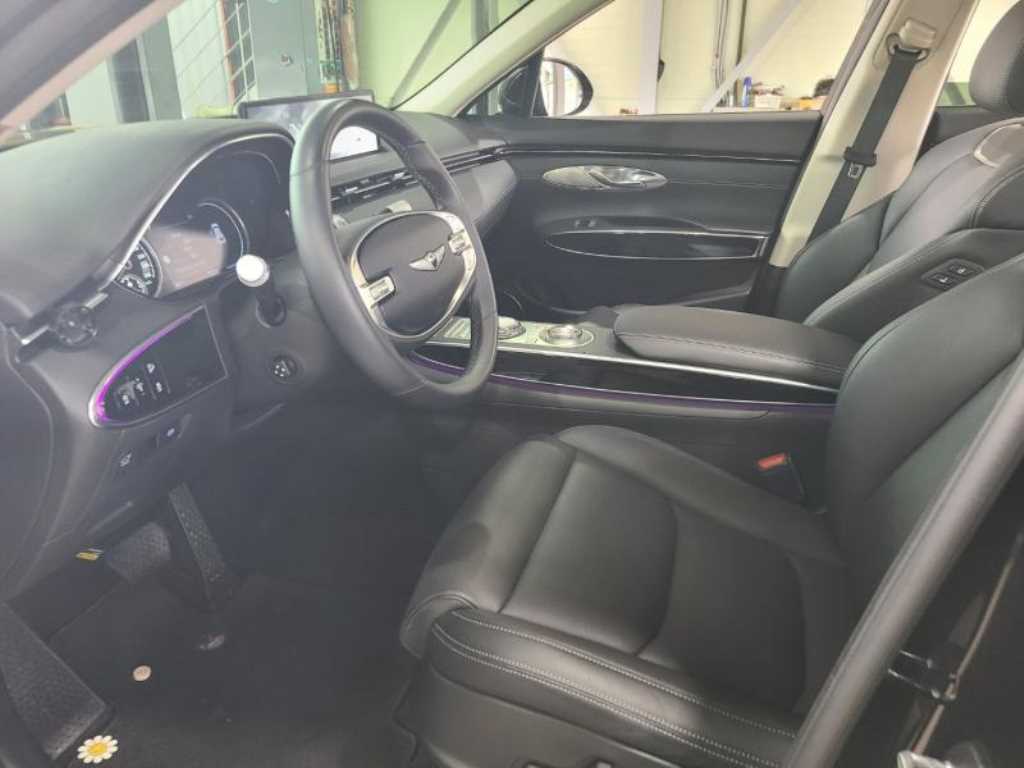 Genesis GV70 - Vista 10