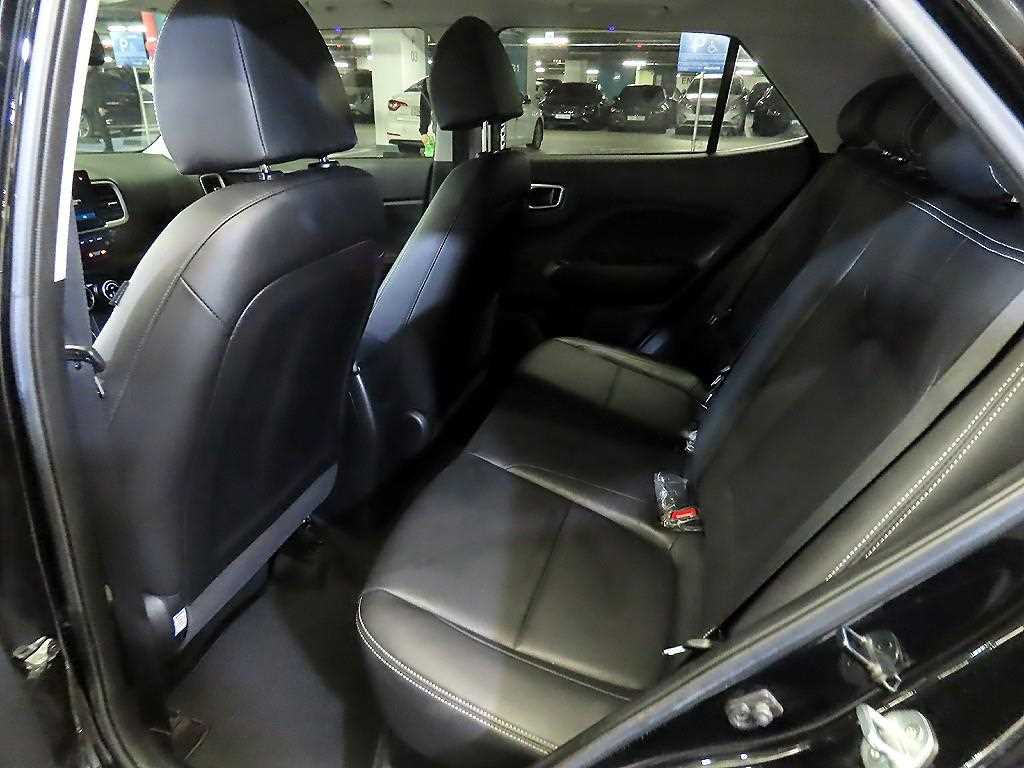 HYUNDAI Venue - Vista 7