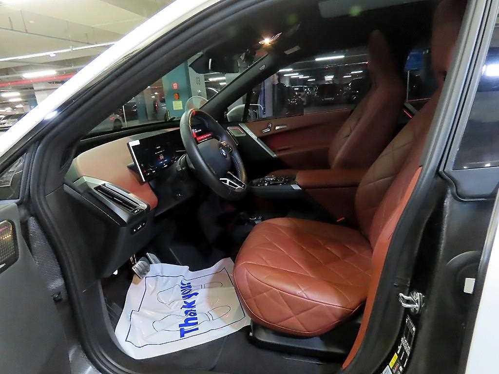 BMW iX - Vista 6