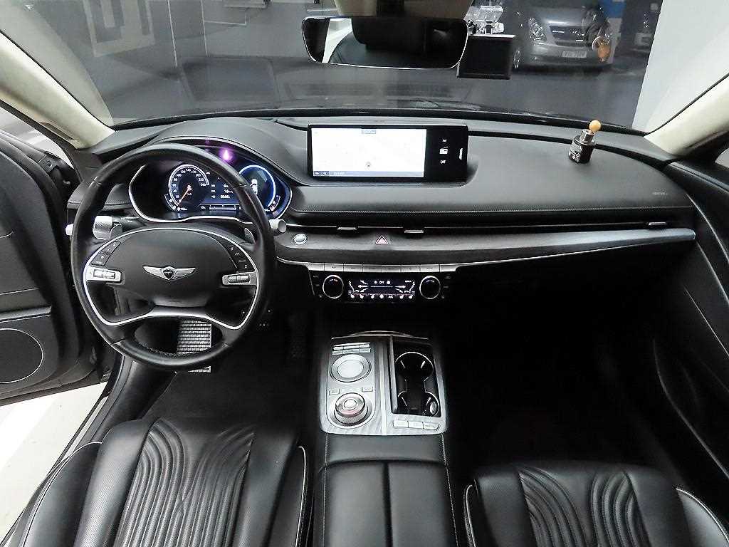 Genesis G80 - Vista 8
