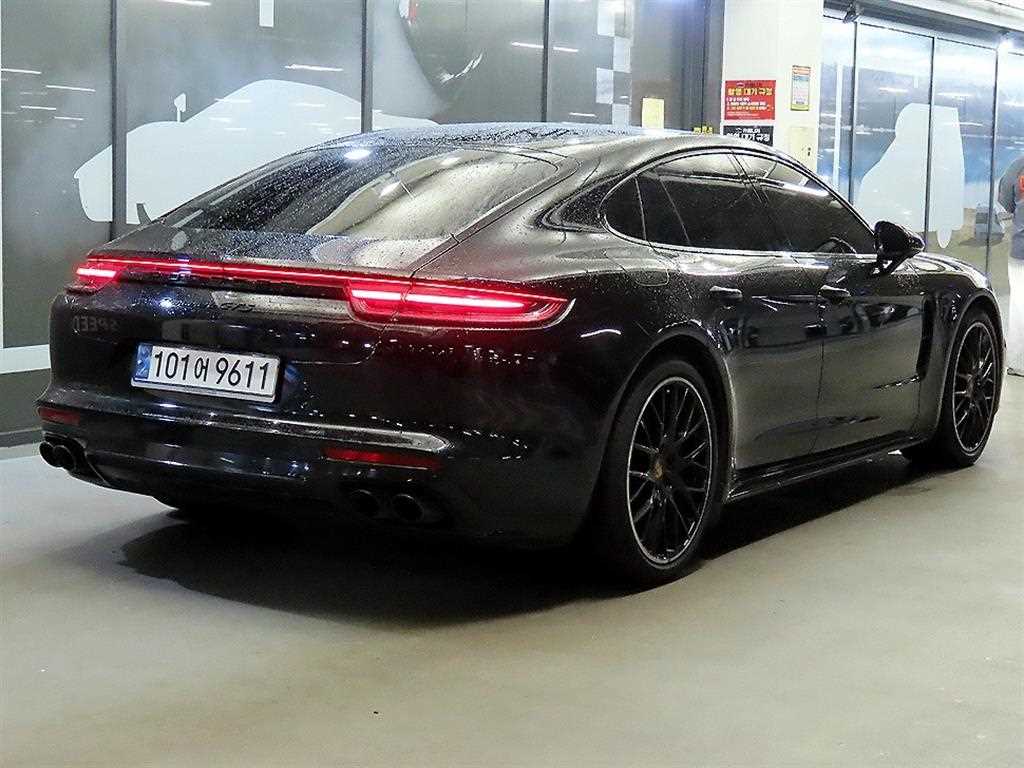 Porsche Panamera - Vista 4