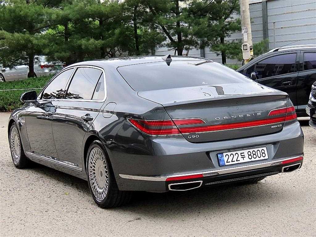 Genesis G90 - Vista 4