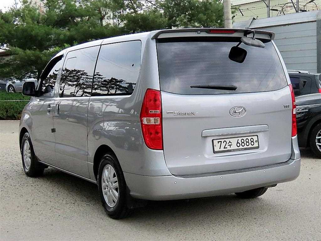 HYUNDAI Starex - Vista 3