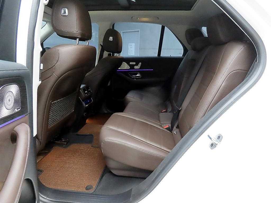 Mercedes Benz GLE Class - Vista 6