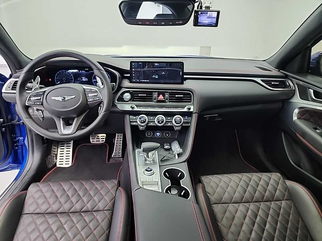 Genesis G70 - Vista 6