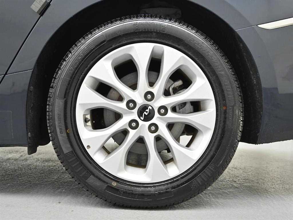 KIA K8 - Vista 5