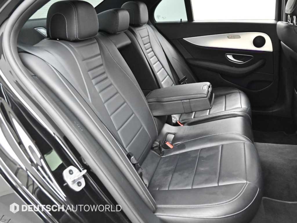 Mercedes Benz E class - Vista 12