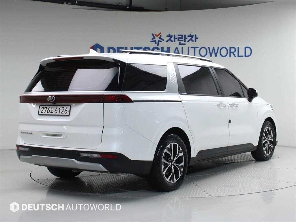 KIA Carnival - Vista 2