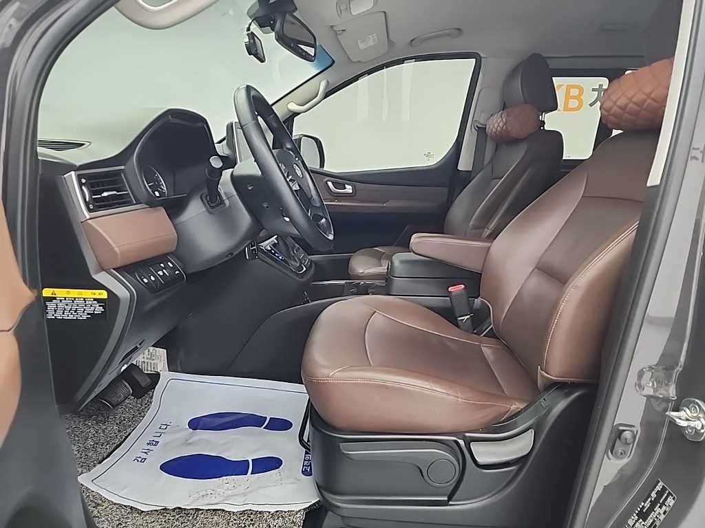 HYUNDAI Starex - Vista 11