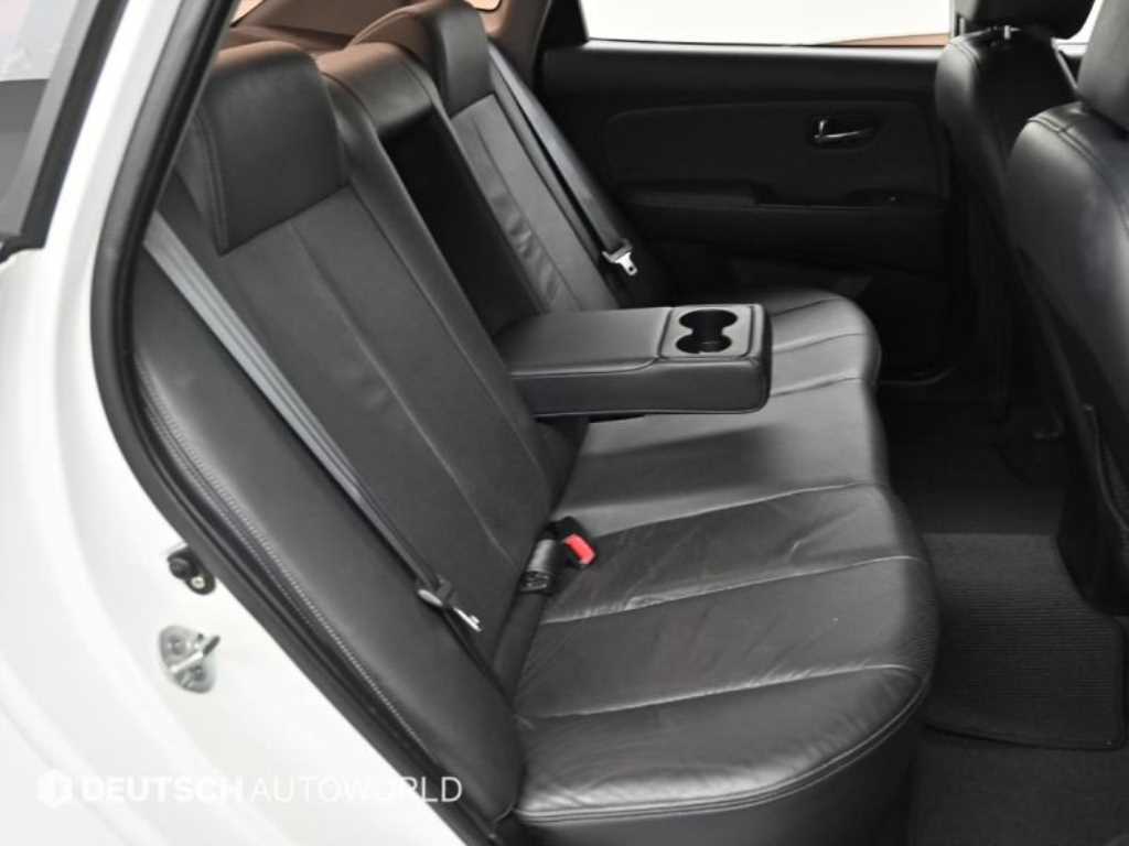 HYUNDAI Avante - Vista 12