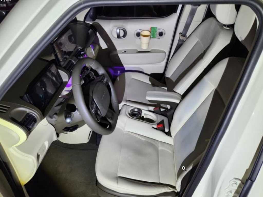 HYUNDAI Casper - Vista 6