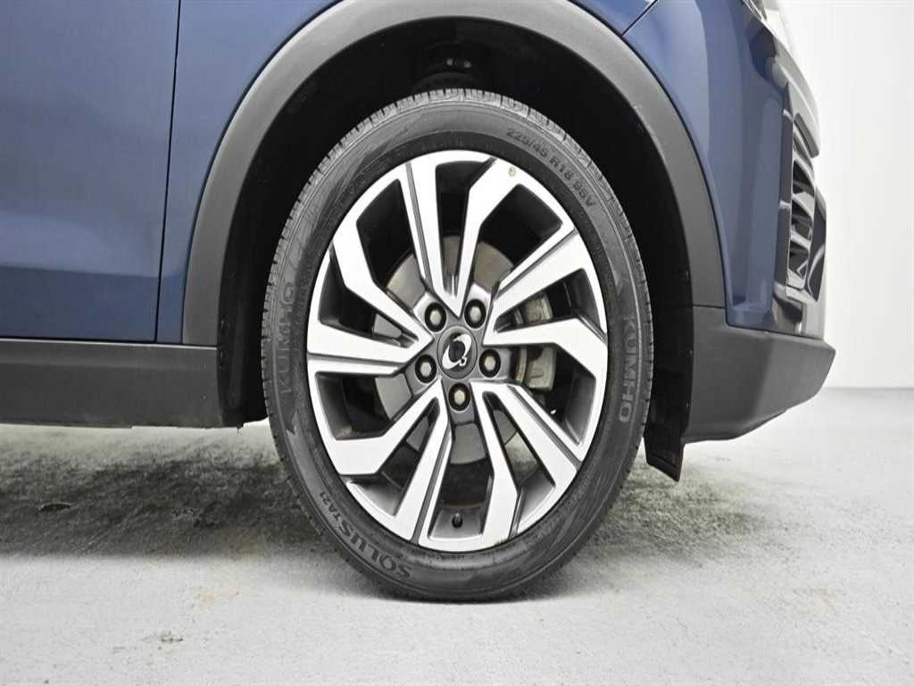 Ssangyong Tivoli - Vista 5