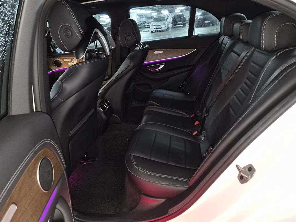 Mercedes Benz E class - Vista 7