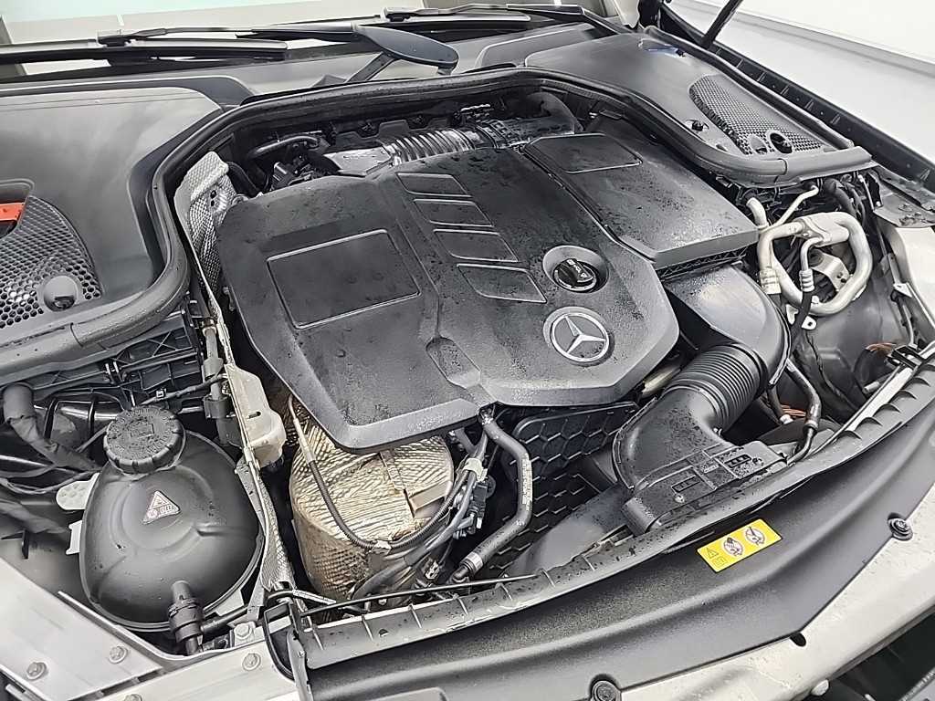 Mercedes Benz E class - Vista 5