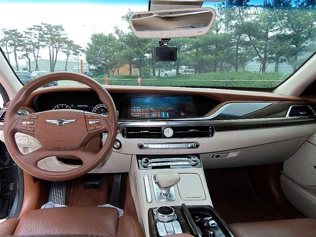 Genesis G90 - Vista 7