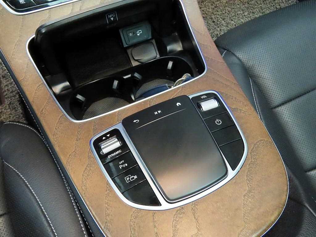 Mercedes Benz E class - Vista 10