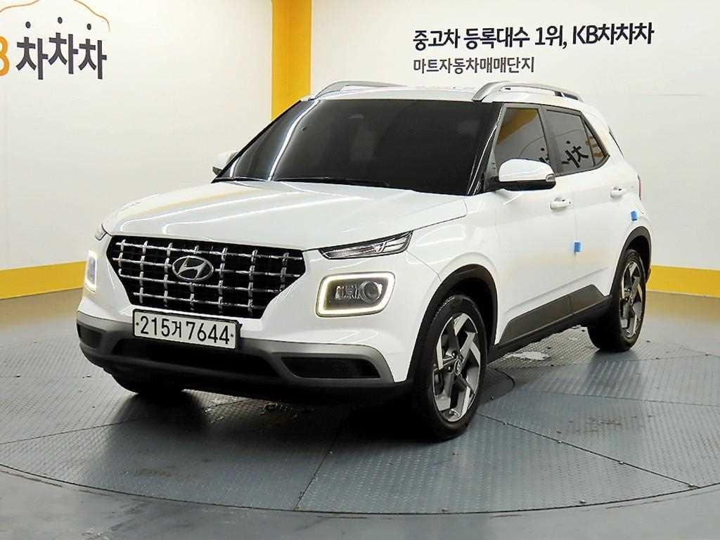 HYUNDAI Venue - Vista 2