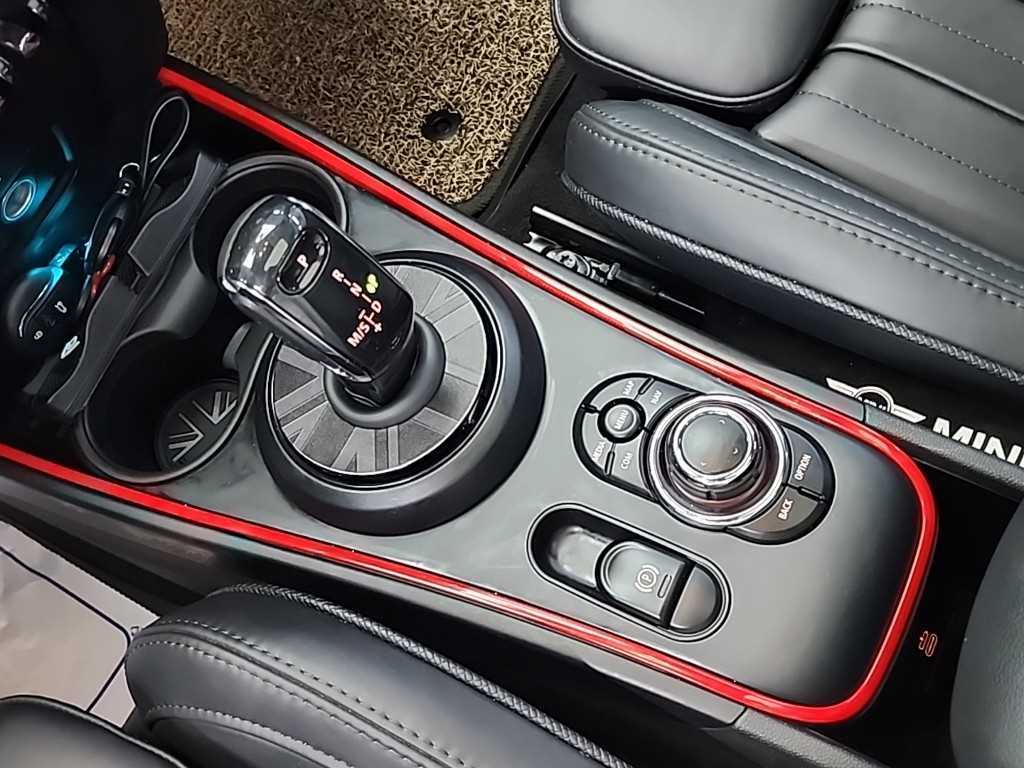 Mini Countryman - Vista 8