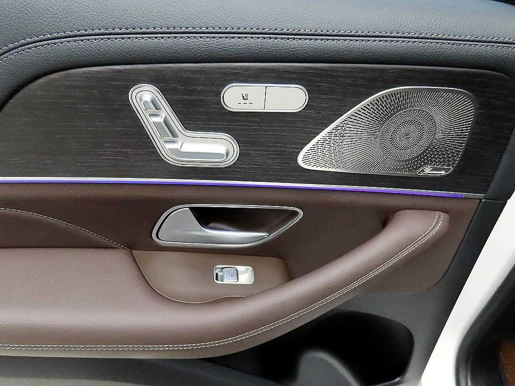 Mercedes Benz GLE Class - Vista 12