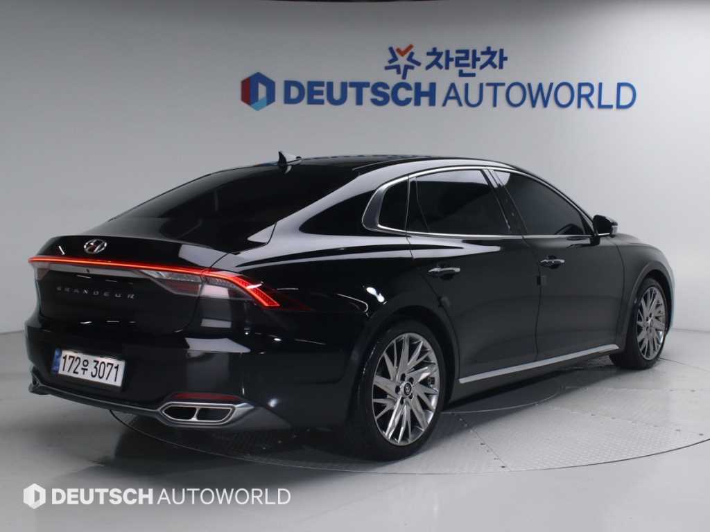 HYUNDAI Grandeur - Vista 2