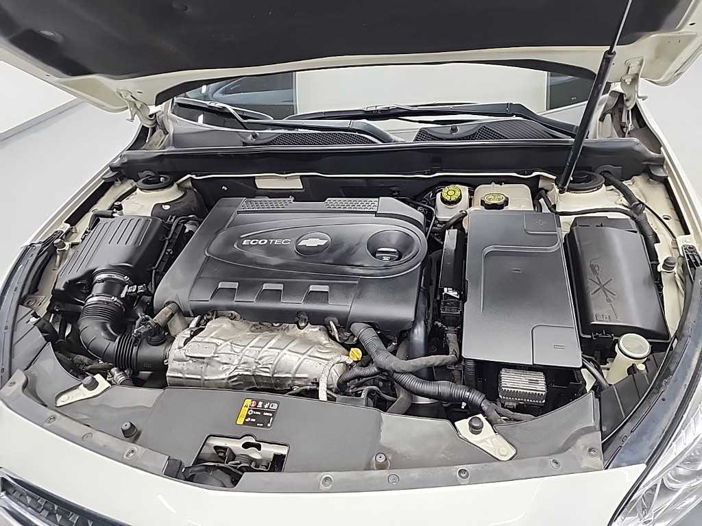 Chevrolet Malibu - Vista 5