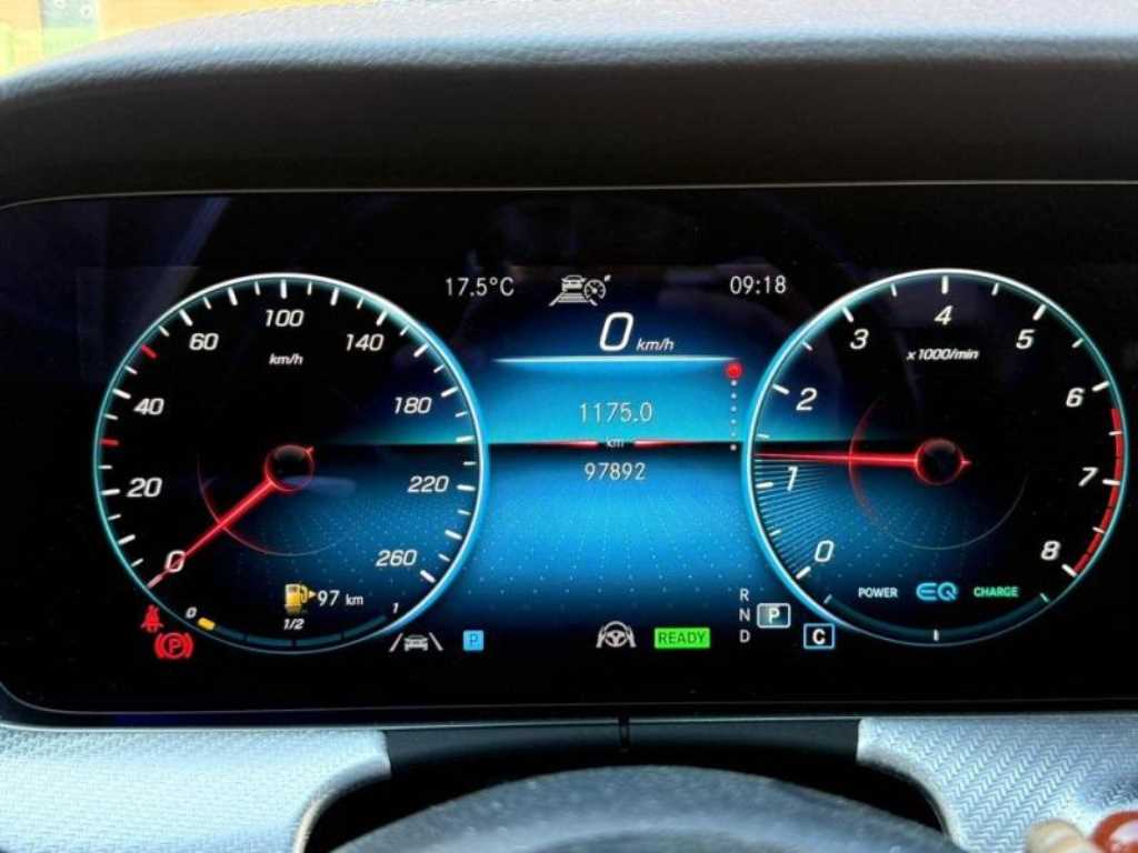 Mercedes Benz E class - Vista 7