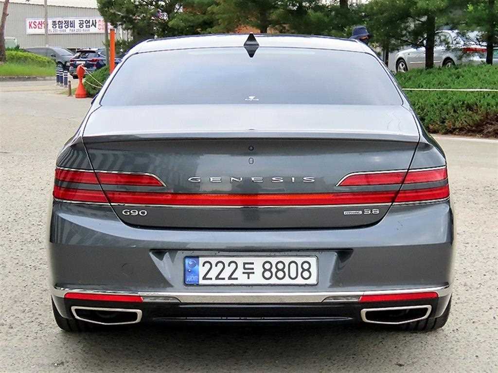 Genesis G90 - Vista 5