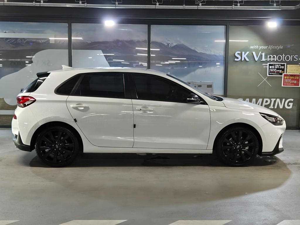HYUNDAI i30 - Vista 3