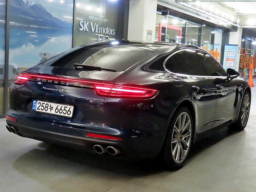 Porsche Panamera - Vista 4