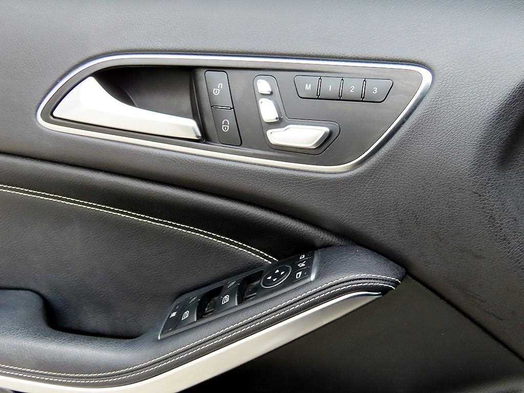 Mercedes Benz GLA Class - Vista 11