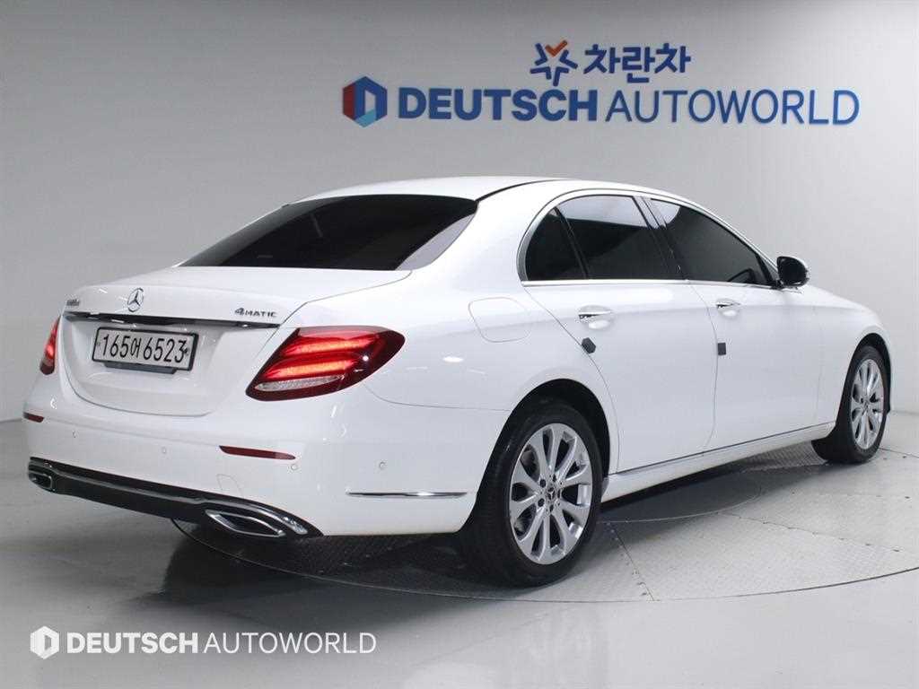 Mercedes Benz E class - Vista 2