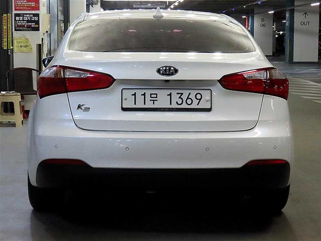 KIA K3 - Vista 5