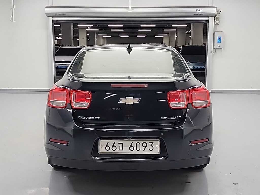 Chevrolet Malibu - Vista 3