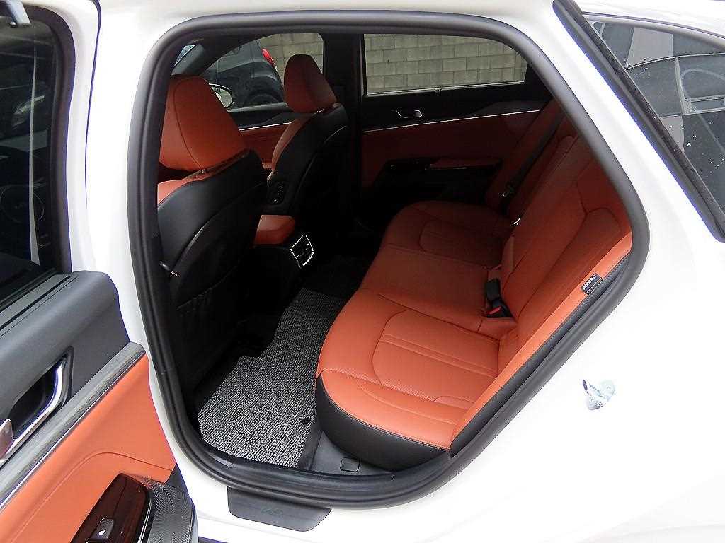 KIA K5 - Vista 6
