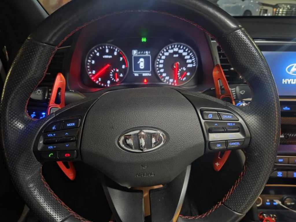 HYUNDAI Avante - Vista 4