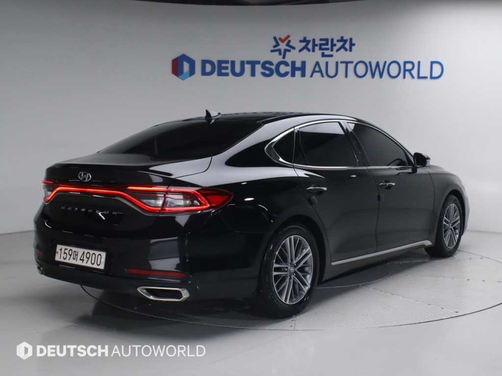 HYUNDAI Grandeur - Vista 2